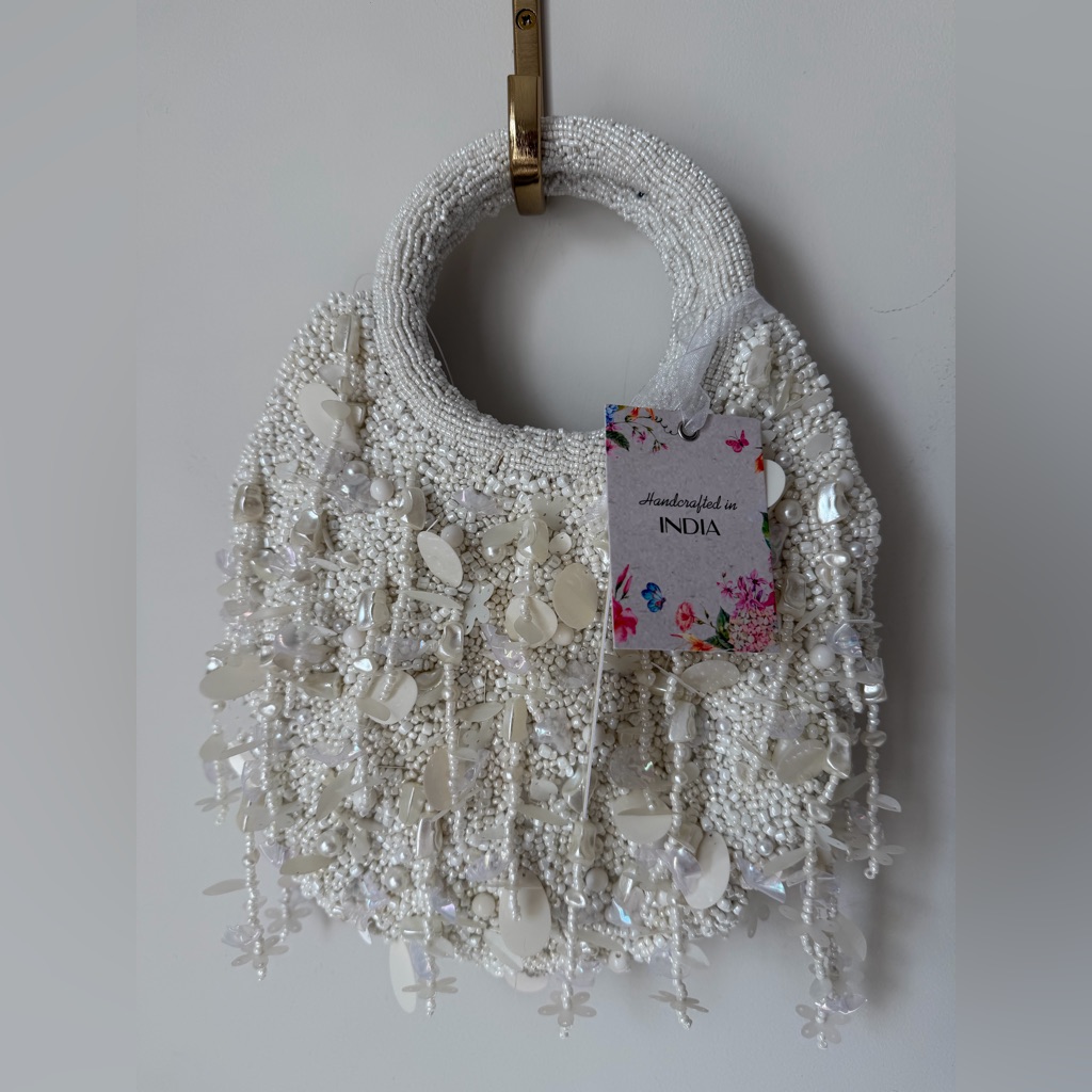 Viral Beaded Shell White Fringe Bag